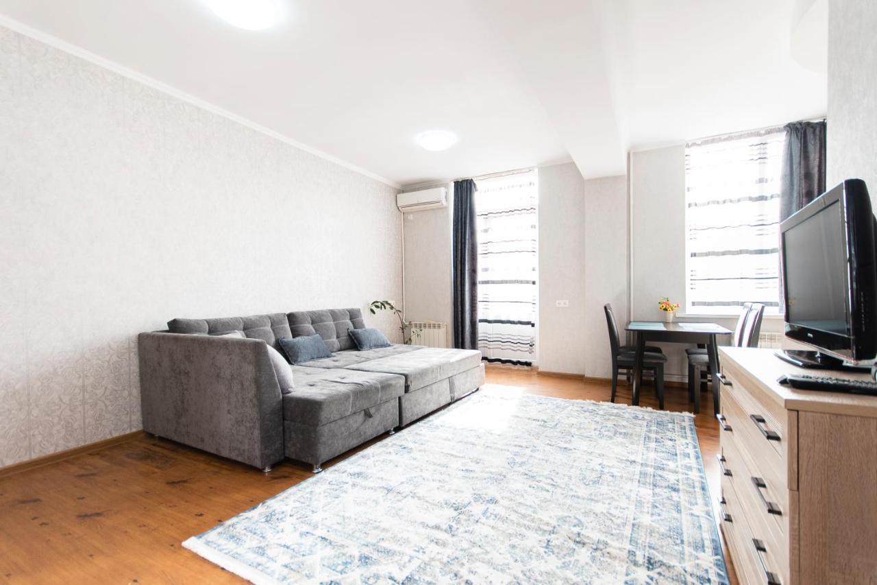 Comfortable Apartment In The Golden Square. Almaty Exterior photo