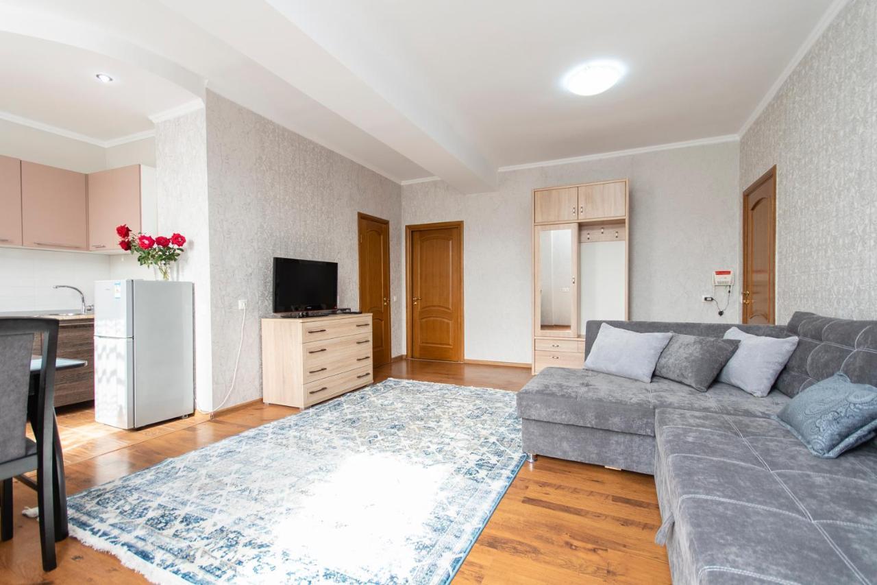 Comfortable Apartment In The Golden Square. Almaty Exterior photo