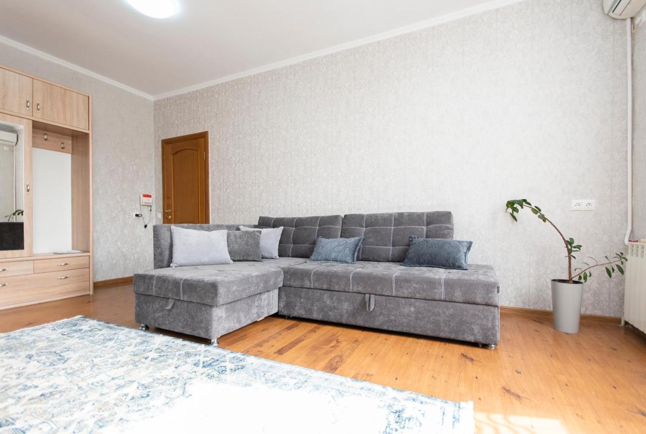 Comfortable Apartment In The Golden Square. Almaty Exterior photo
